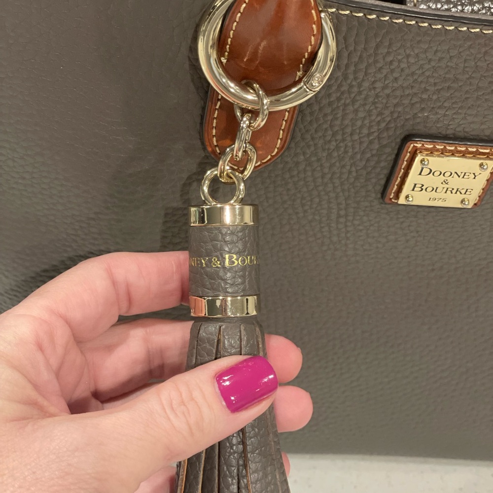 Dooney & Bourke Handbag 👜 - Picture 2 of 10
